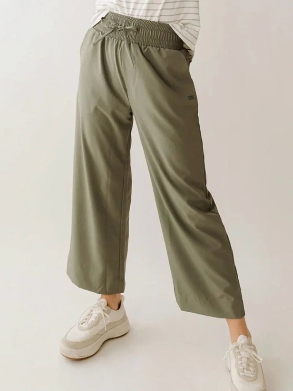 Albion Aubrey wide leg pants in olive green women’s XXS